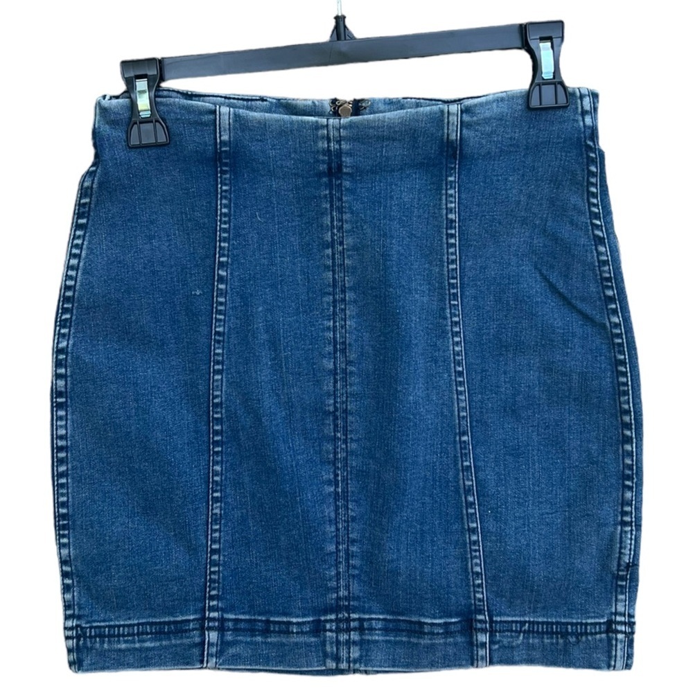 ✅Free People Modern Femme Medium Wash Denim Mini Skirt Size 4